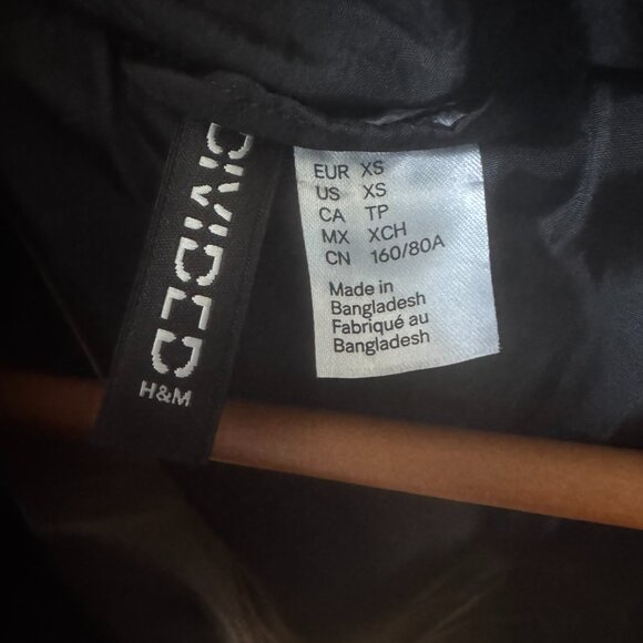 H&M puffer vest (Black) - Picture 3 of 3